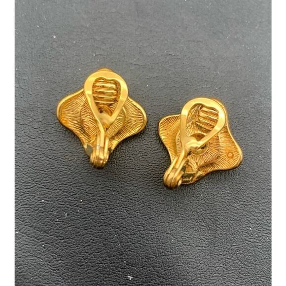 Vintage Monet Gold Tone Clip on Earrings Costume - Picture 3 of 5